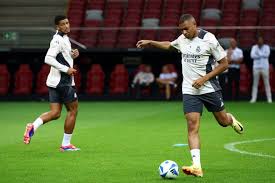 一直表现出 一直表现出